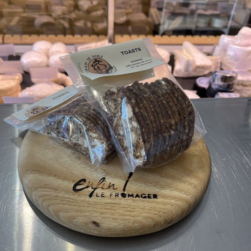 Toasts raisins noix et graines